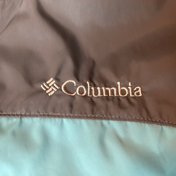 Columbia Windbreaker Light Jacket W Hood & Zipper Pockets Good Used Condition - Picture 2 of 7